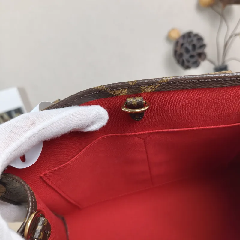 Louis Vuitton Shoulder Bag Onthego Monogram PVC Small 25 × 11.5 × 19 cm — detail view 1 of 12