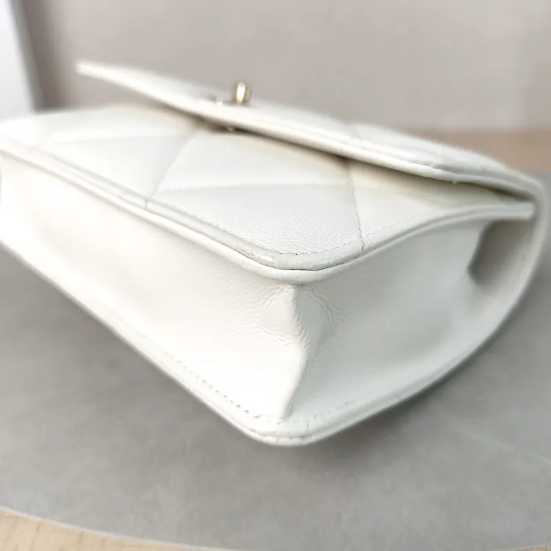 Chanel Backpack Backpack White Calfskin One Size18.2 × 5 × 14 cm — detail view 11 of 15