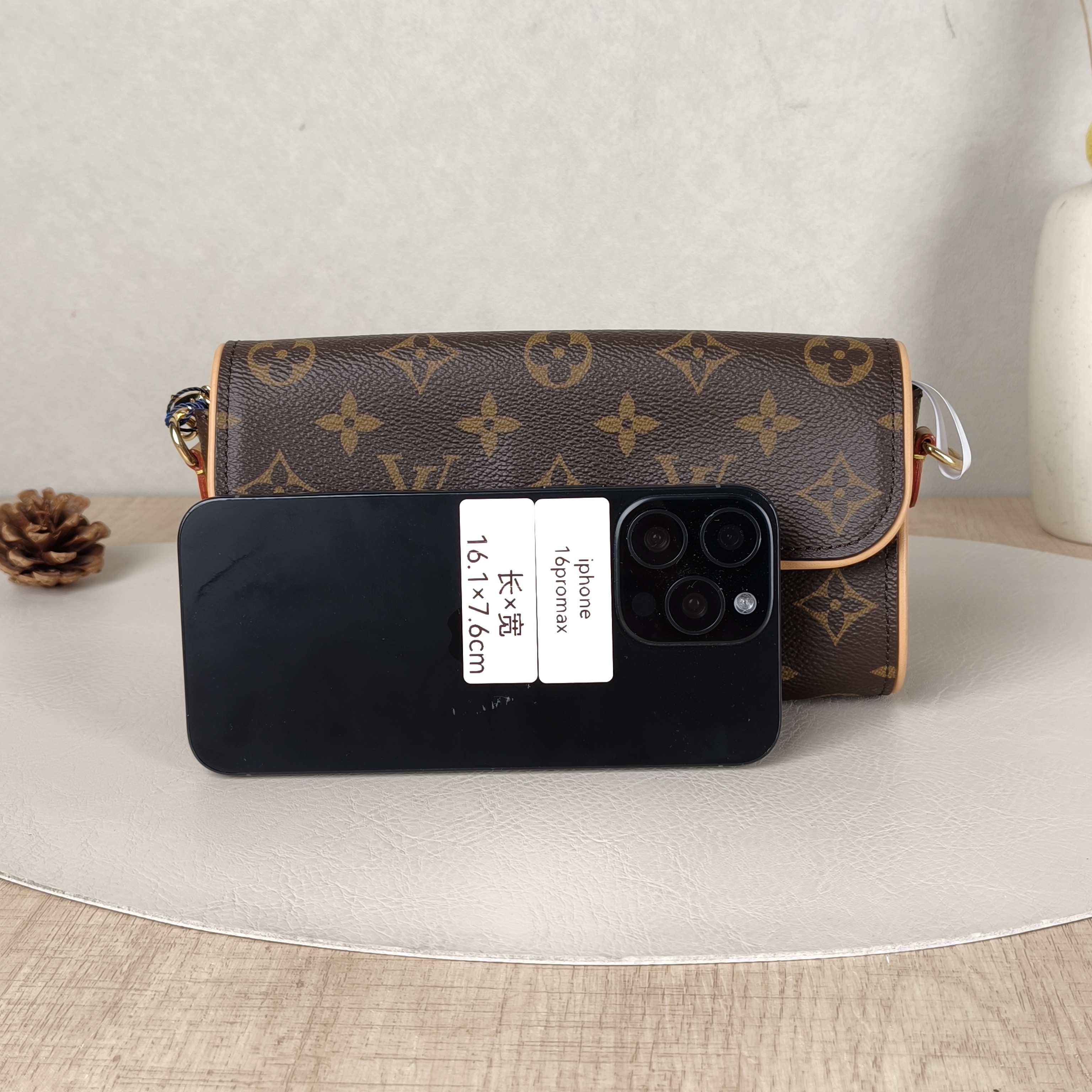 Louis Vuitton Crossbody Bag POCHETTE CAMILLE Monogram PVC One Size20.5 × 6 × 11 cm — cover view 4 of 5