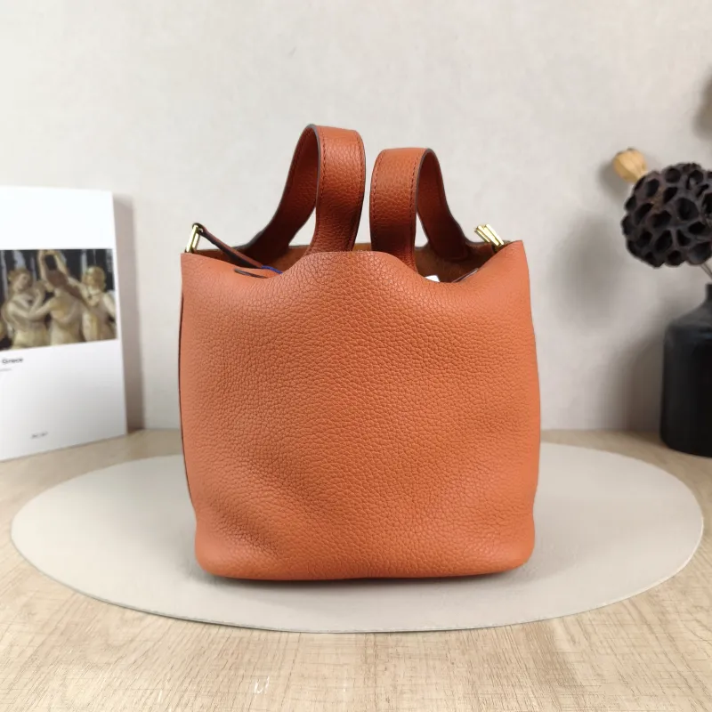 Hermès Top Handle Bag Picotin Lock 18 1836 Red TC Calfskin Small18 × 13 × 18 cm — detail view 2 of 11