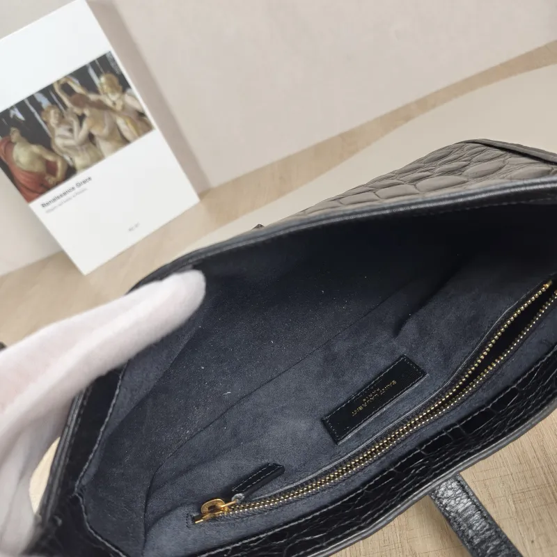 SAINT LAURENT Shoulder Bag LE 5 À 7 Black Calfskin Small 23 × 6.5 × 16 cm — detail view 9 of 10