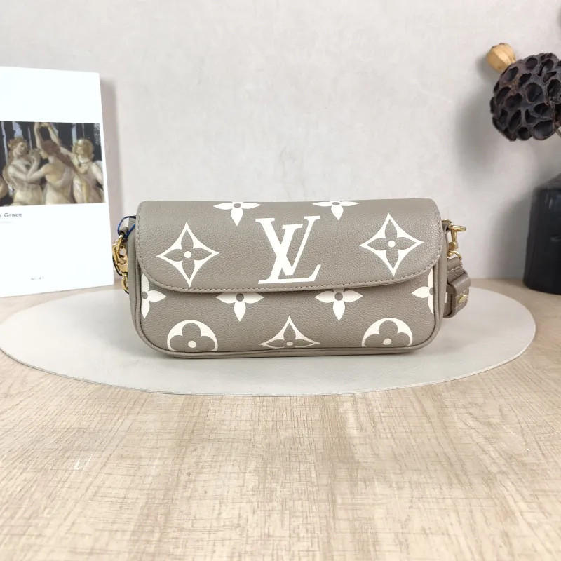 Louis Vuitton Crossbody Bag IVY Monogram Empreinte Embossed Calfskin Small 23.5 × 4.3 × 12 cm