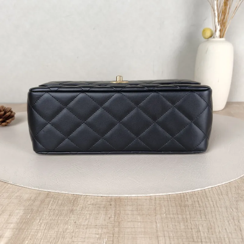 Chanel Crossbody Bag Black Lambskin One Size25 × 9 × 14.5 cm — cover view 4 of 5
