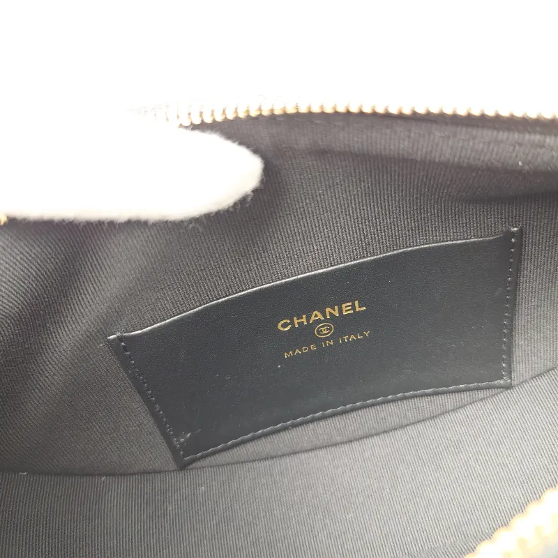 Chanel Crossbody Bag26s Top Handle Crossbody Bag Lambskin One Size22 × 6 × 15 cm — detail view 14 of 15