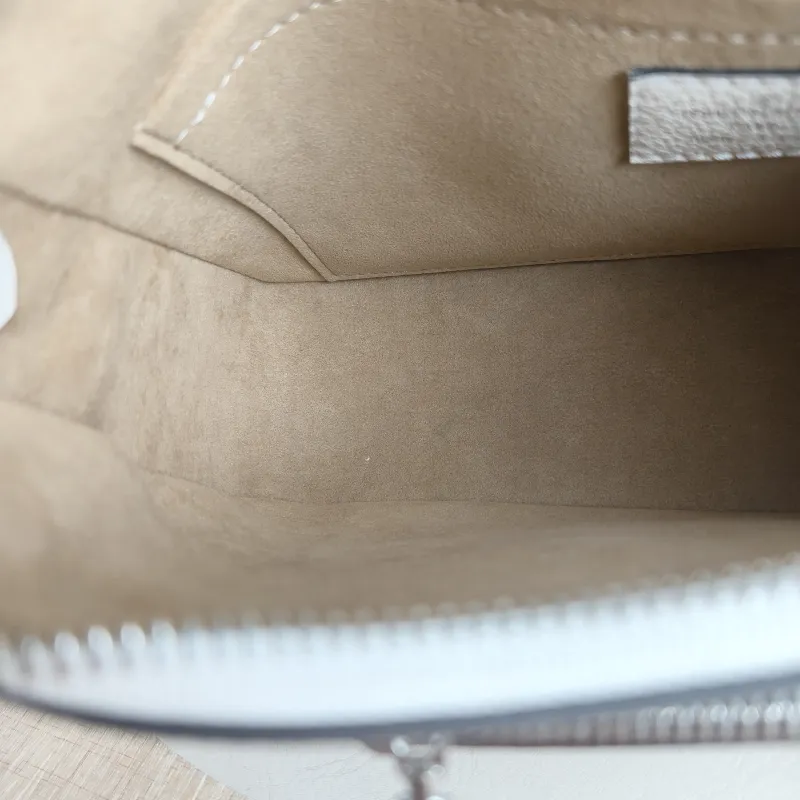 Louis Vuitton Crossbody Bag MARELLE White Epi Embossed Calfskin Small 25 × 8 × 15 cm — detail view 6 of 10