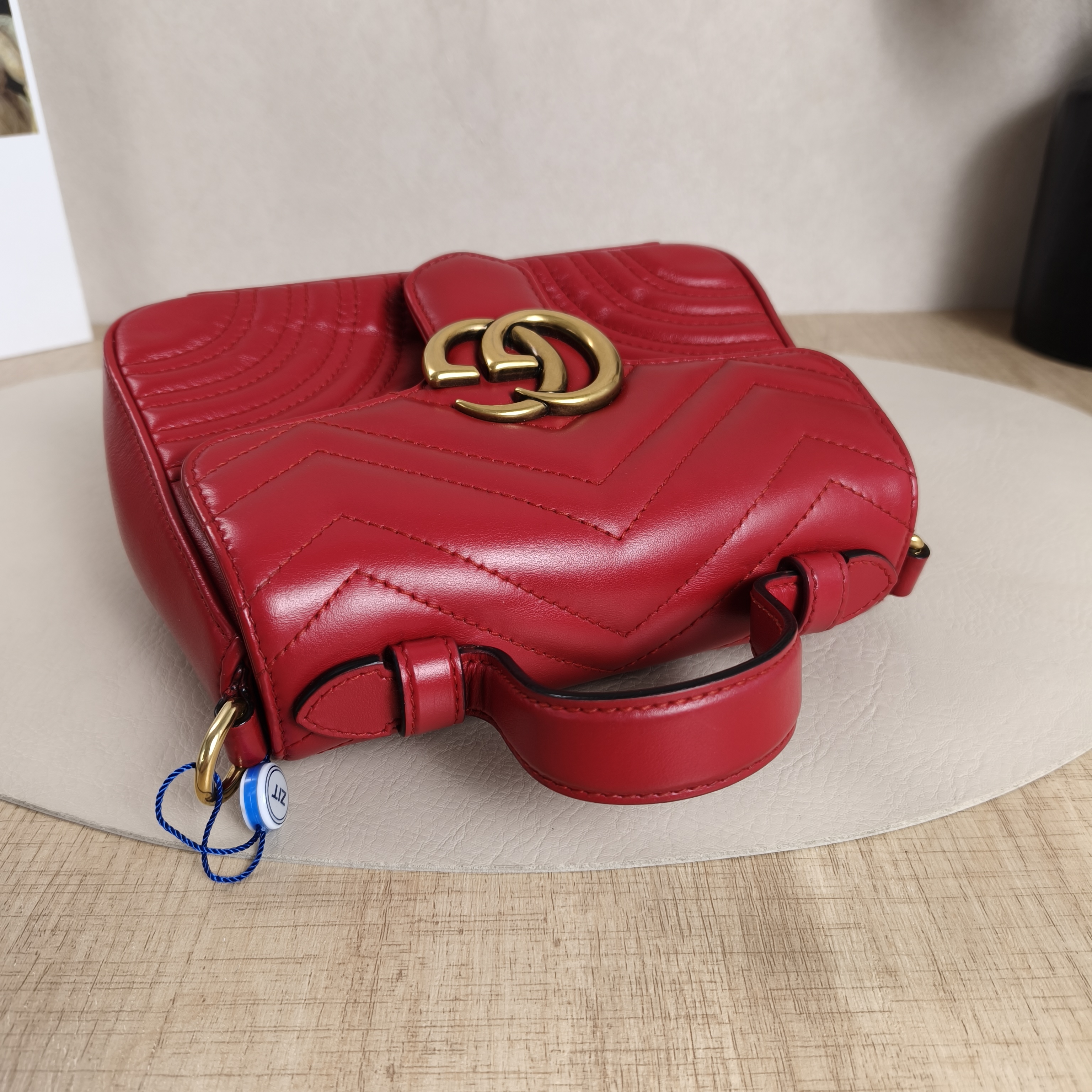 GUCCI Crossbody Bag GG Marmont Marmont Red Calfskin21 × 8 × 15.5 cm — cover view 8 of 10