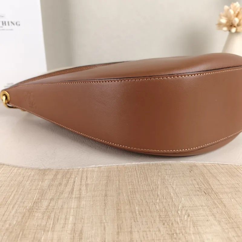 LOEWE Shoulder Bagluna Shoulder Bag Caramel Calfskin One Size32 × 9 × 27 cm — detail view 5 of 10