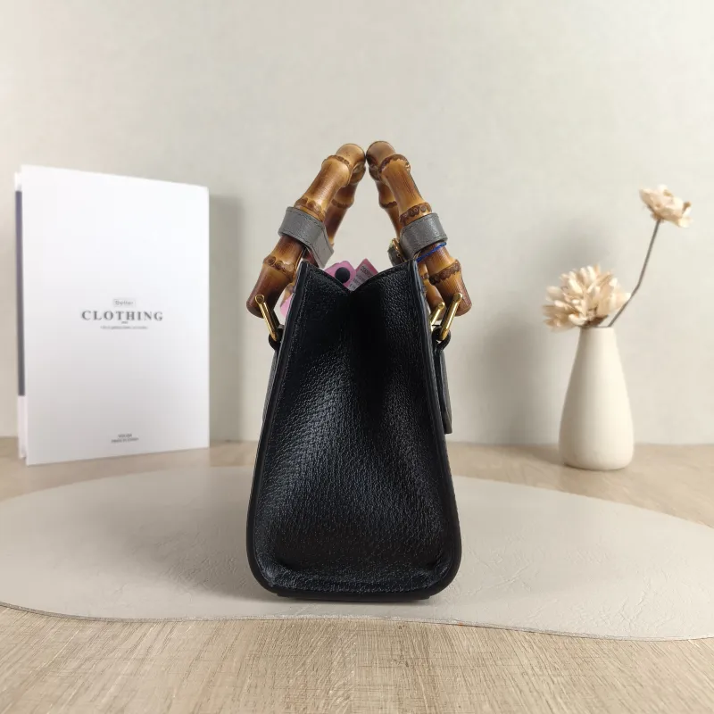 GUCCI Top Handle Bag Diana Top Handle Bag Black CC alfskin Small 20 × 10 × 16 cm — detail view 2 of 10