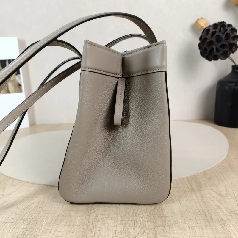 FENDI Crossbody Bag origami Grey Calfskin Mini 18.5 × 15 × 15 cm — detail view 2 of 11