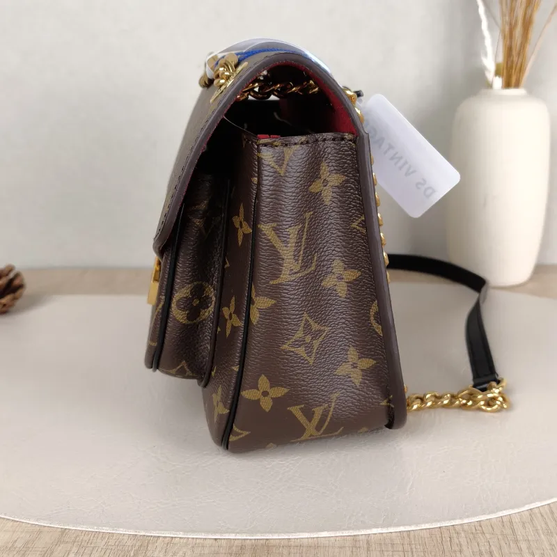 Louis Vuitton Crossbody Bag Passy Messenger Bag Monogram PVC Small23 × 9 × 17 cm — detail view 13 of 13