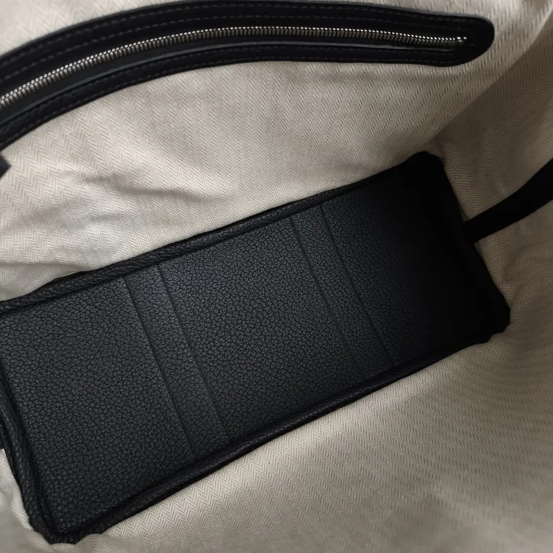 Hermès Top Handle Bag Garden Party 30 30 Black Negonda Calfskin Medium 30 × 13 × 21 cm G — detail view 2 of 10