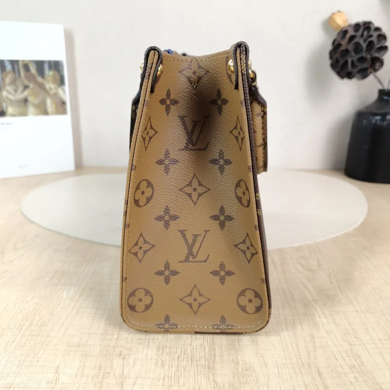 Louis Vuitton Shoulder Bag Onthego Monogram PVC Small 25 × 11.5 × 19 cm — detail view 7 of 12