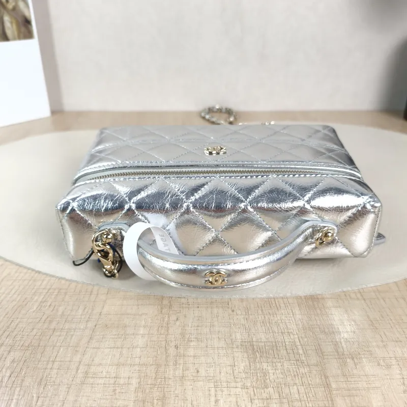 Chanel Top Handle Bag lp Silver Waxed Leather One Size19.5 × 5 × 17 cm — detail view 13 of 13