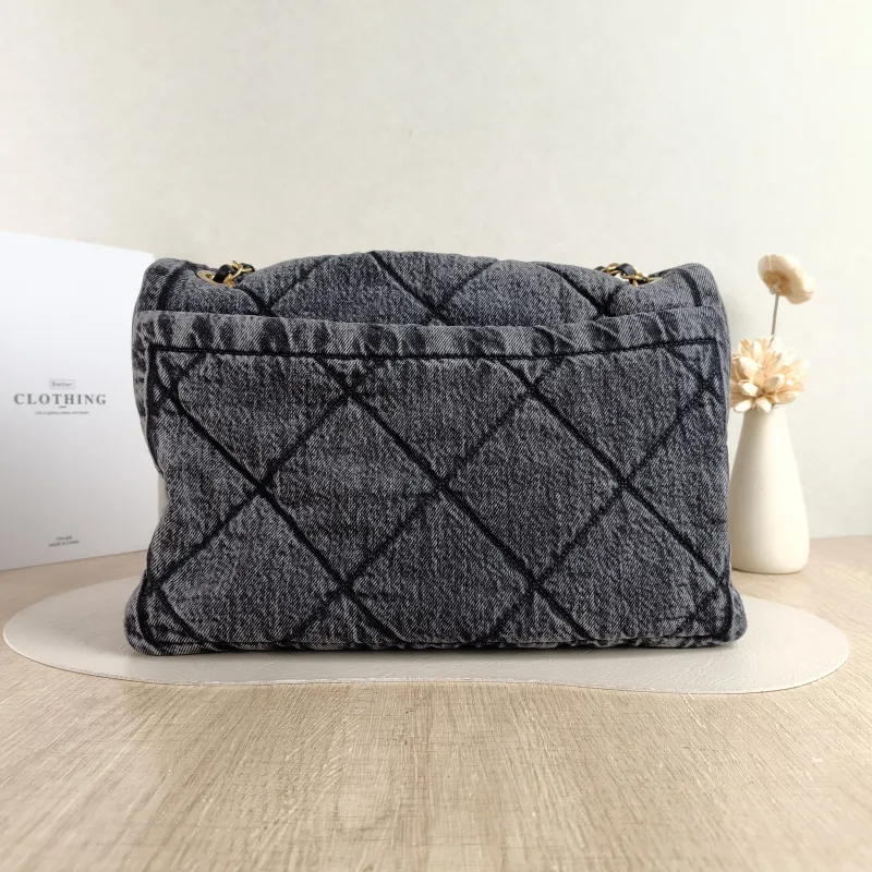 Chanel Shoulder Bag Grey One Size 33 × 12 × 22 cm — cover view 5 of 6