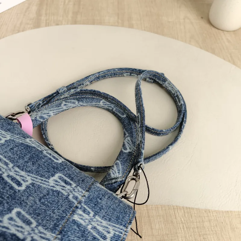 BALENCIAGA Crossbody Bag Hourglass Hourglass Bag Blue Small23 × 10 × 14 cm — detail view 3 of 15