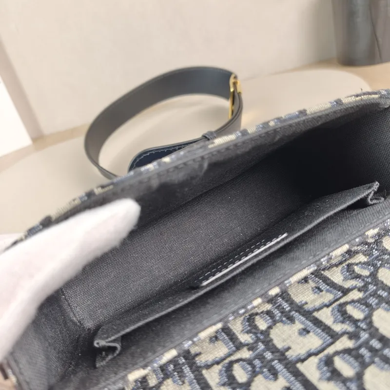 DIOR Crossbody Bag30Montaigne 30 Box Box Blue Canvasmini17.5 × 5 × 11.5 cm — detail view 6 of 12