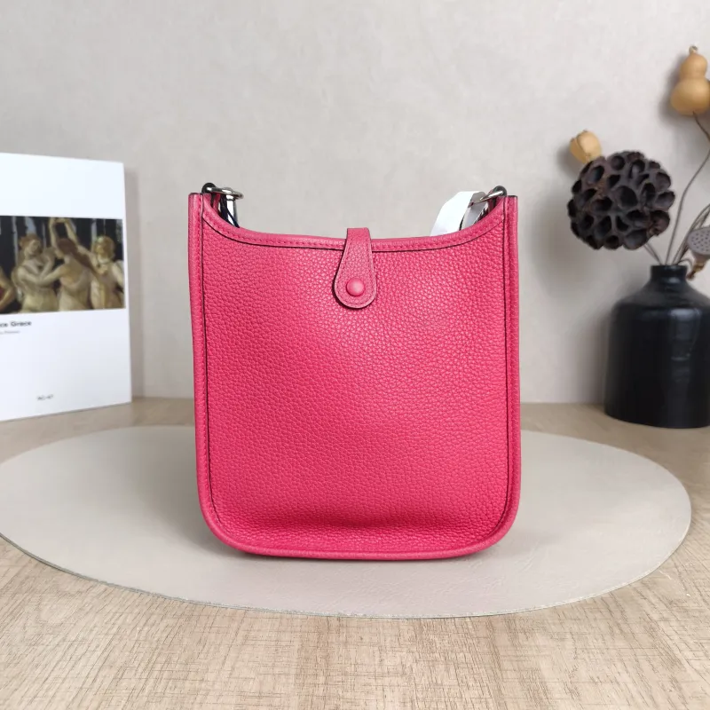 Hermès Crossbody Bag Evelyne Mini 16 Mini 16OD Rose Mexico Taurillon Clemence TC Calfskinmini17 × 5.5 × 18 cm — cover view 5 of 5