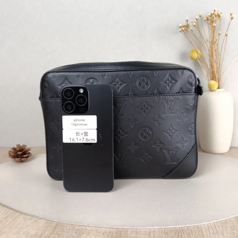 Louis Vuitton Shoulder Bag Duo Messenger Messenger Bag Black Calfskin 26 × 4.5 × 18.5 cm — cover view 5 of 5