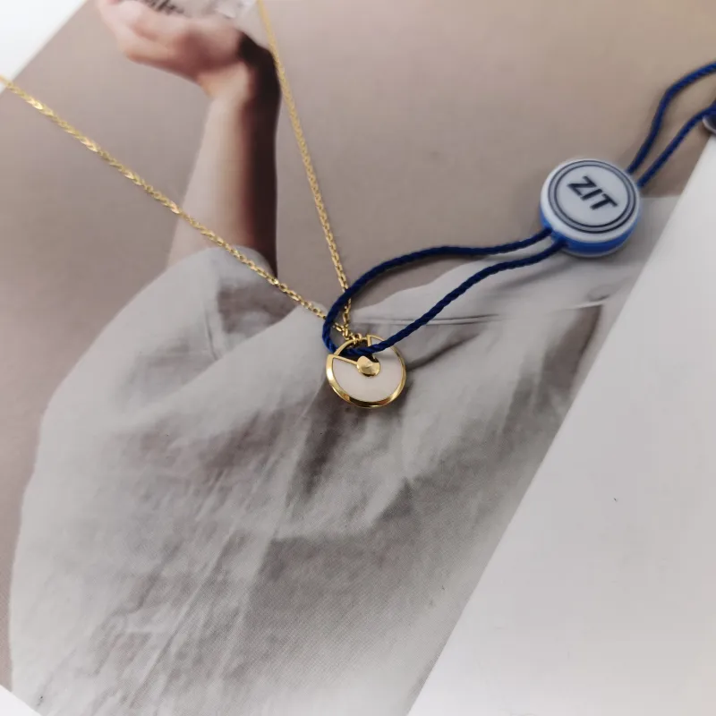 CARTIER Necklace Amulette de Necklace Pearl · White Mother-of-Pearl18KY ellow Gold Small1.2cm 40cm Small — cover view 3 of 8