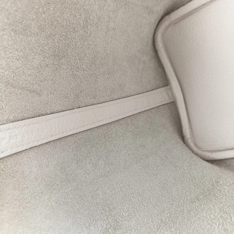 Hermès Top Handle Bag Picotin Lock 18 18M4 Grey Taurillon Clemence TC Calfskin Small18 × 13 × 18 cm — detail view 10 of 15
