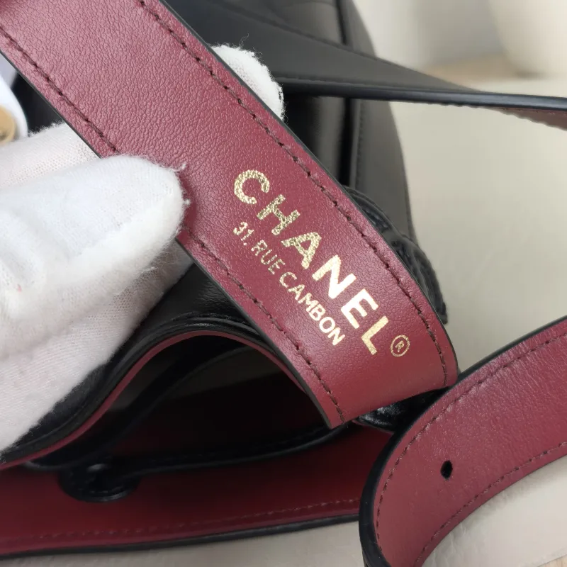 Chanel Shoulder Bag Bucket Bag Black Lambskin Mini 16 × 10 × 18 cm — detail view 9 of 12
