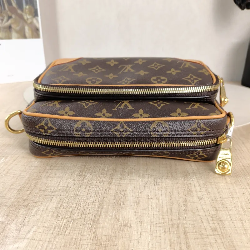 Louis Vuitton Crossbody Bag Nil Messenger Bag Monogram PVC One Size 25 × 11 × 17.5 cm — detail view 4 of 11