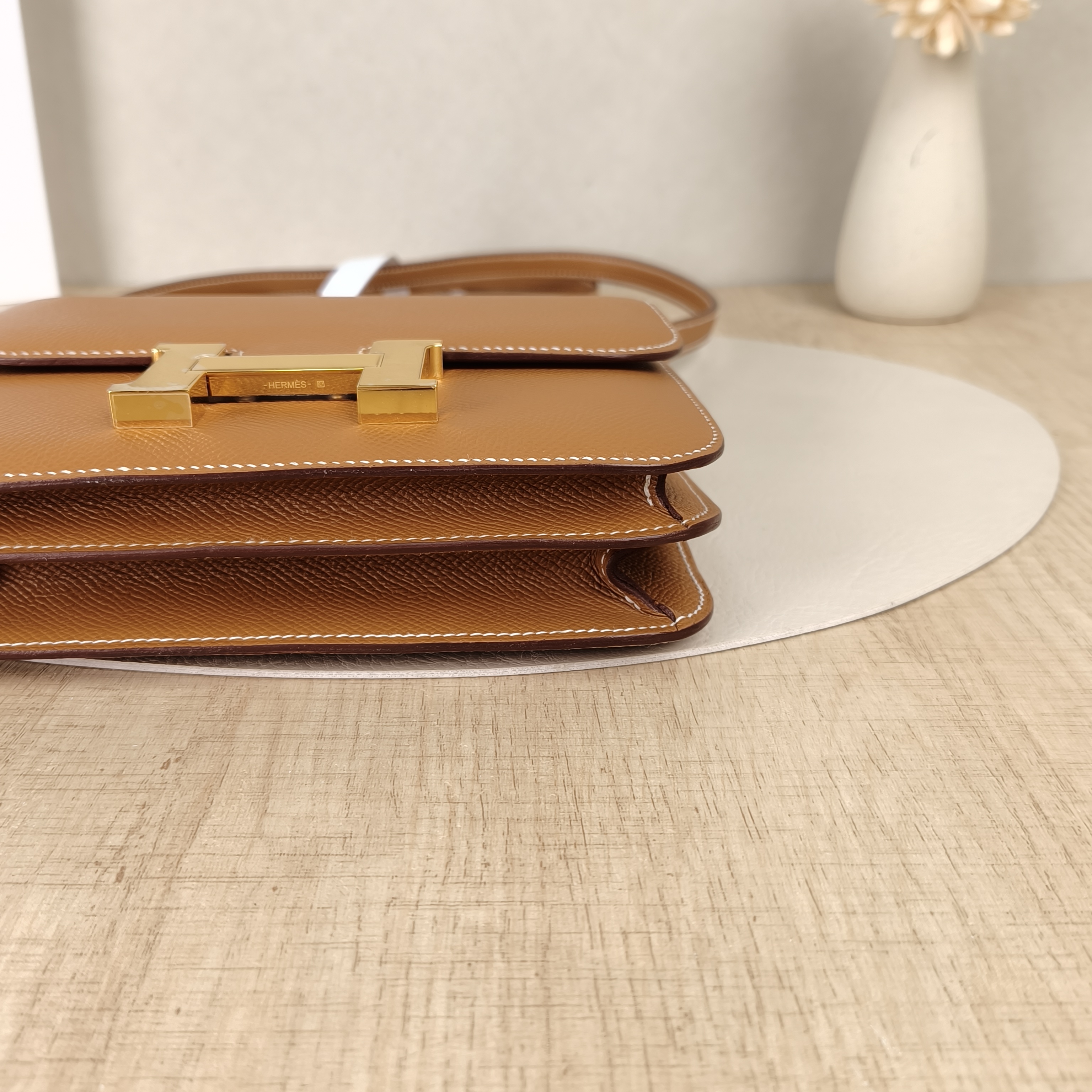 Hermès Crossbody Bag Constance 19 Gold-Tone Hardware37 Brown Epsom Embossed Calfskinmini18 × 4 × 15 cm — cover view 2 of 8