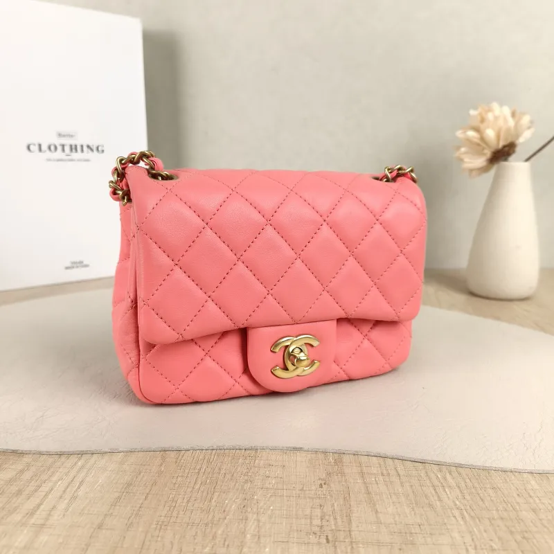 Chanel Crossbody Bag Pink Lambskin One Size 17 × 8 × 13.5 cm 30 — cover view 4 of 5