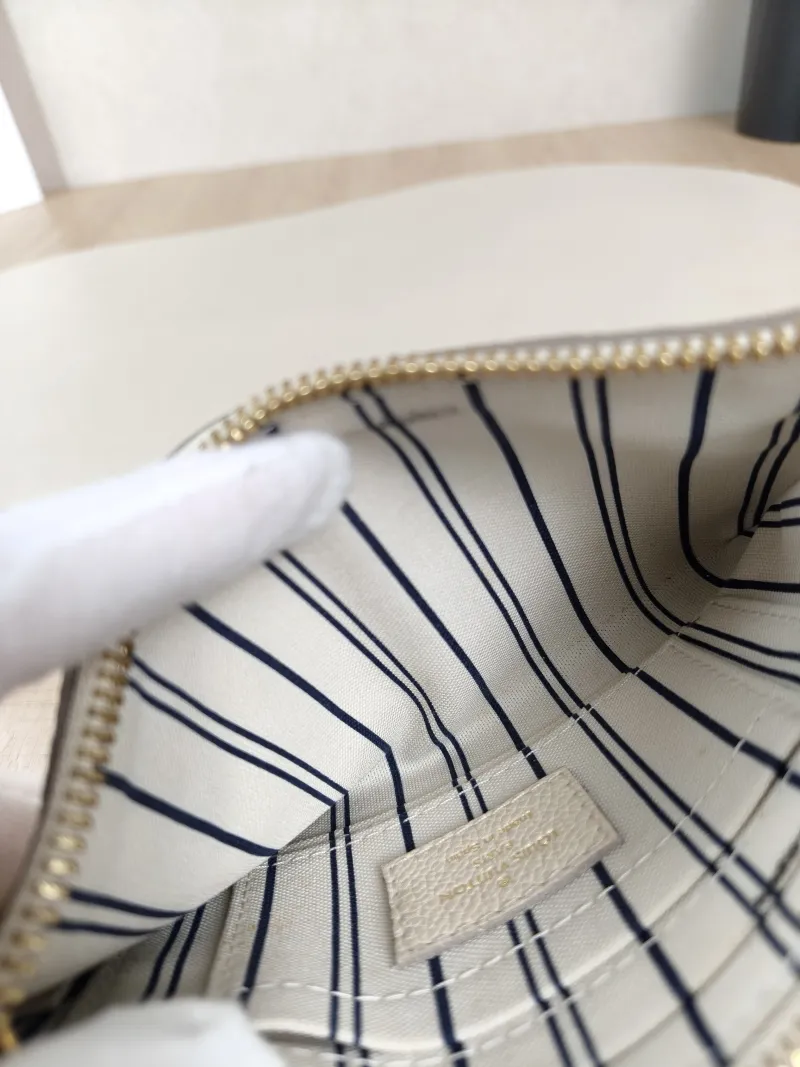 Louis Vuitton Top Handle Bag Top Handle Bag White Calfskin One Size18*11 — detail view 6 of 11