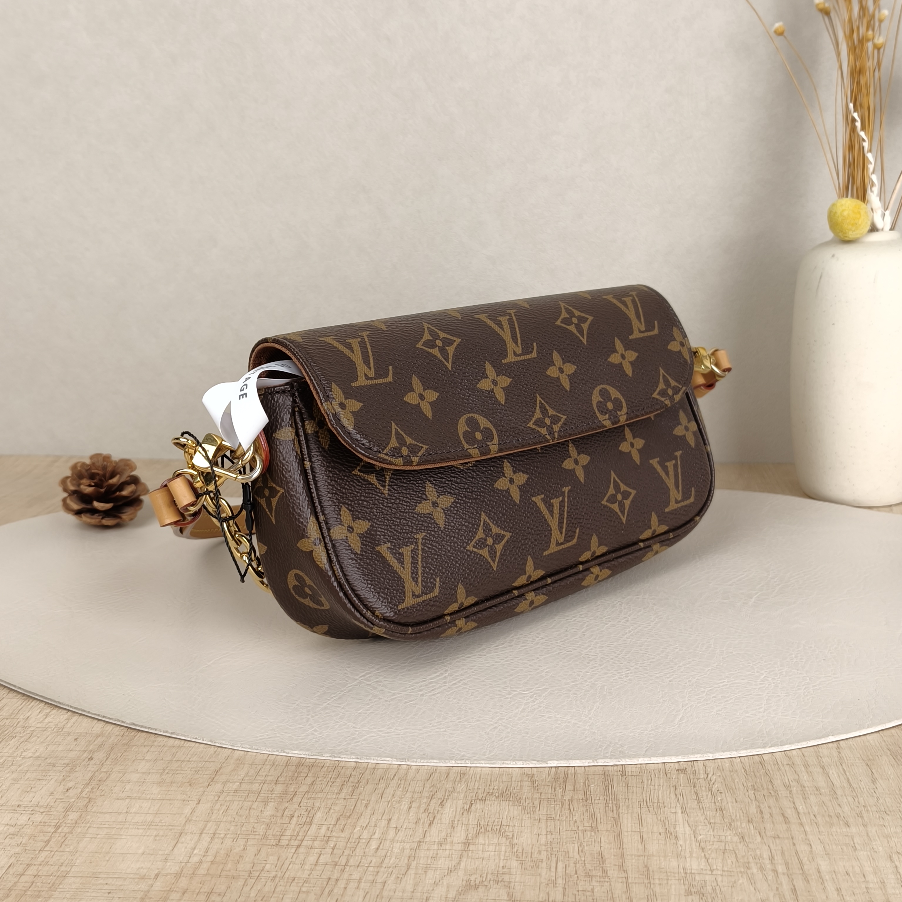 Louis Vuitton Crossbody Bag IVY Monogram PVC Small23.5 × 4.3 × 12 cm — cover view 8 of 9