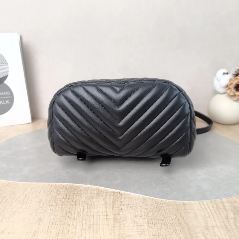Chanel Backpack Backpack Black Calfskin One Size 21 × 11 × 25 cm 22 — cover view 4 of 6