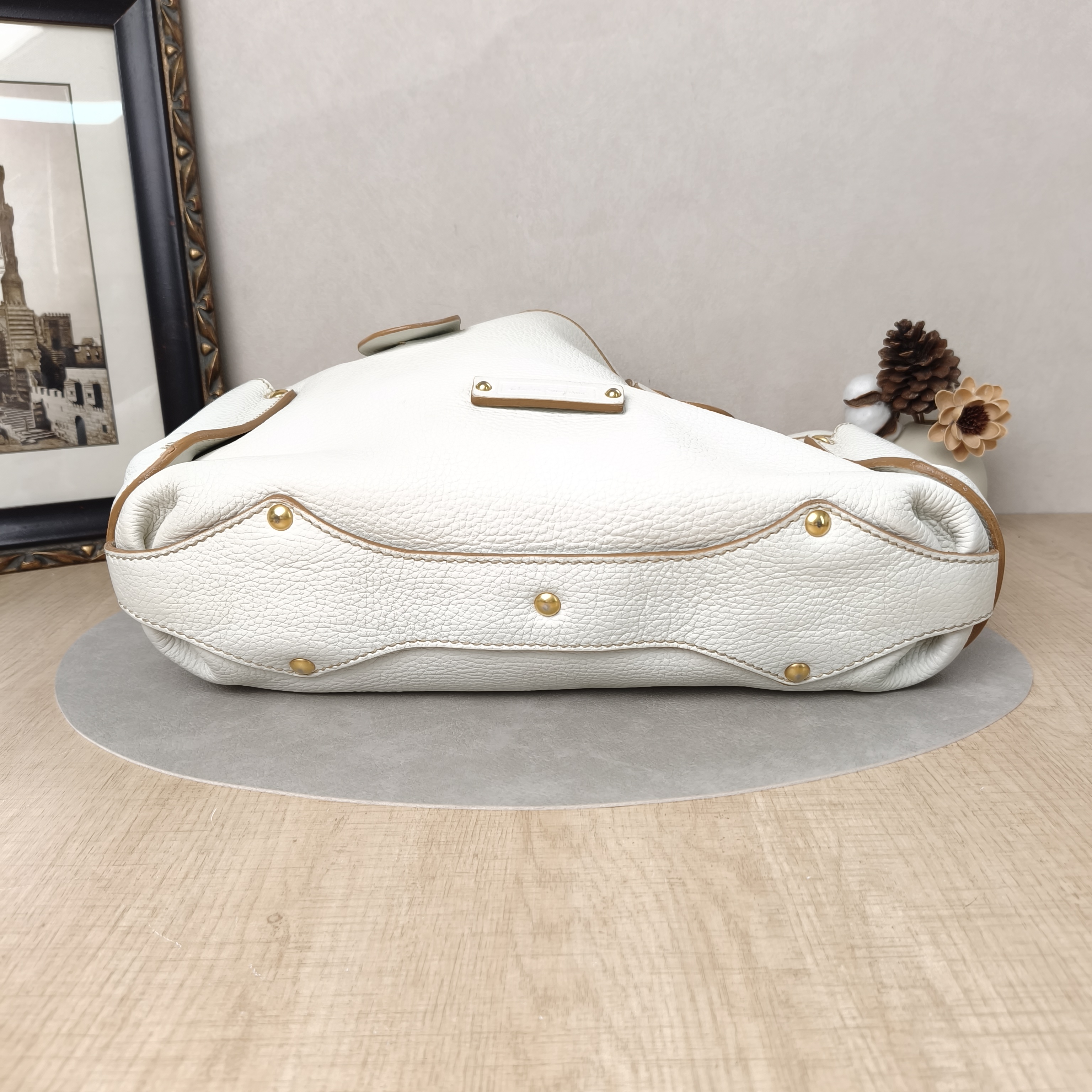FERRAGAMO Top Handle Bag Tote Bag White Calfskin One Size41 × 11 × 25 cm — cover view 3 of 5