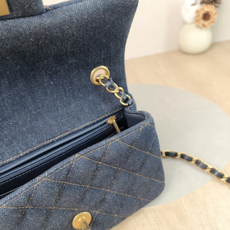 Chanel Crossbody Bag Classic Flap Large Mini CF Mini Navy mini 20 × 6 × 12 cm — detail view 10 of 12