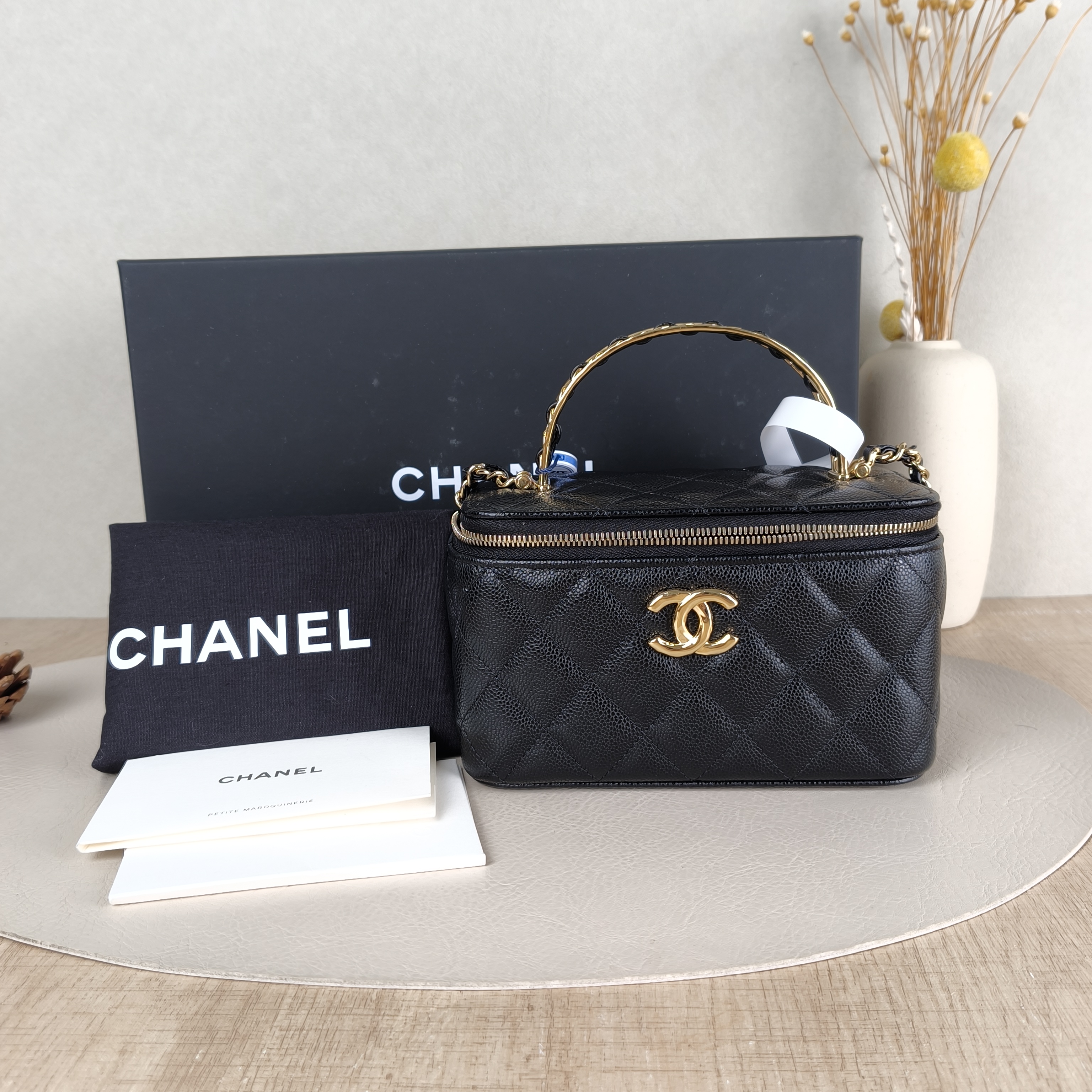Chanel Crossbody Bag Edition Woven Black Calfskinmini16 × 8 × 9.5 cm — cover view 3 of 6
