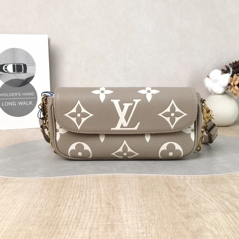 Louis Vuitton Crossbody Bag IVY Empreinte Embossed Calfskin Small 23.5 × 4.3 × 12 cm