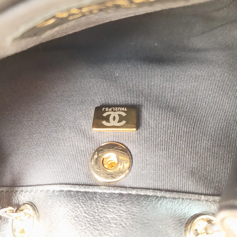 Chanel Backpack Duma Black Calfskin Small18 × 12 × 18.5 cm — detail view 9 of 10