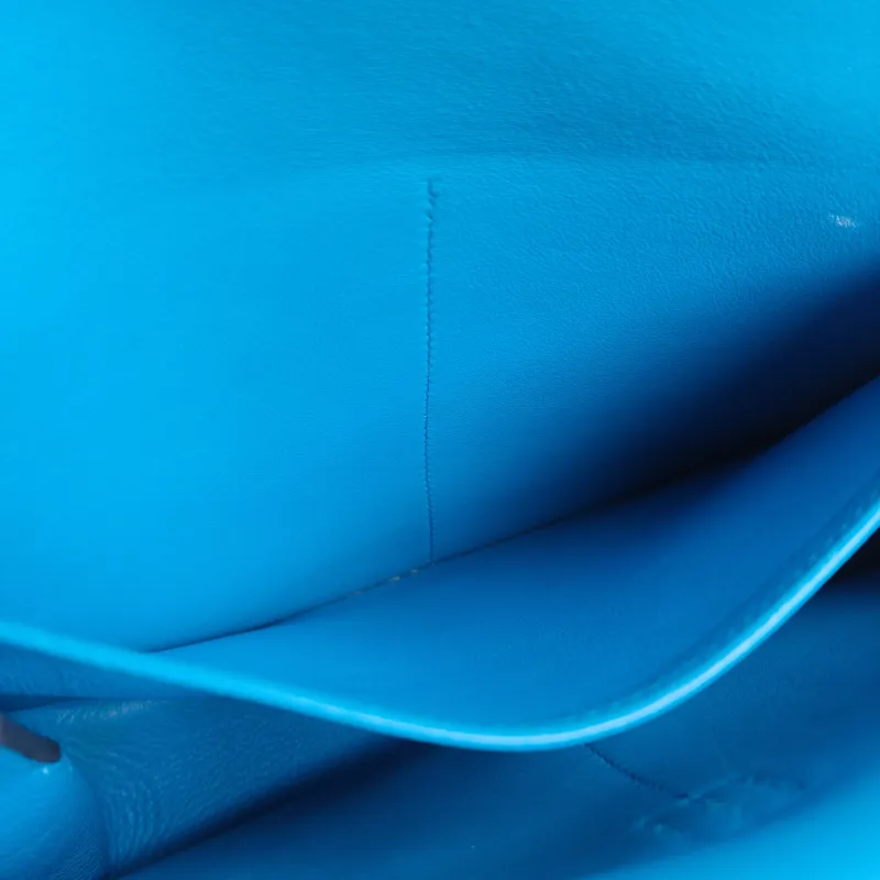 Hermès Shoulder Bag Halzan 25 Evercolor Calfskin Small 25 × 8 × 17 cm B — detail view 12 of 12