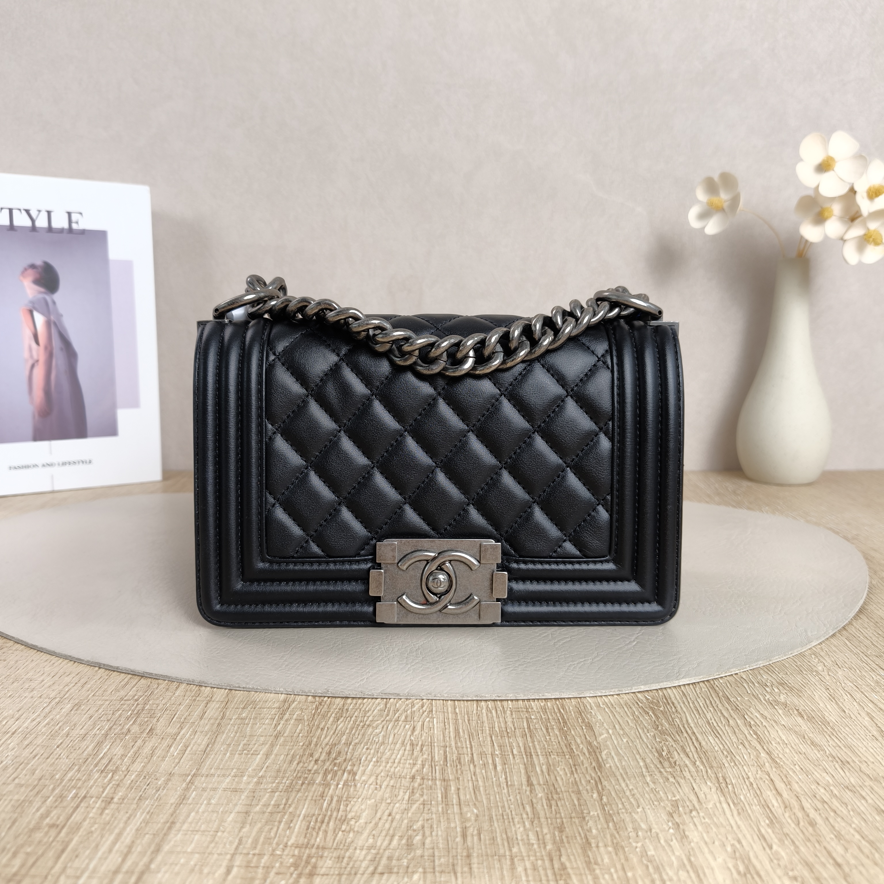 Chanel Crossbody Bag Le Boy​Black Calfskin Small20.5 × 8.5 × 12 cm