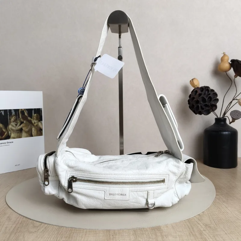 BALENCIAGA Top Handle Bag Superbusy Top Handle Bag White Lambskinmini 35 × 11 × 12 cm — cover view 2 of 5