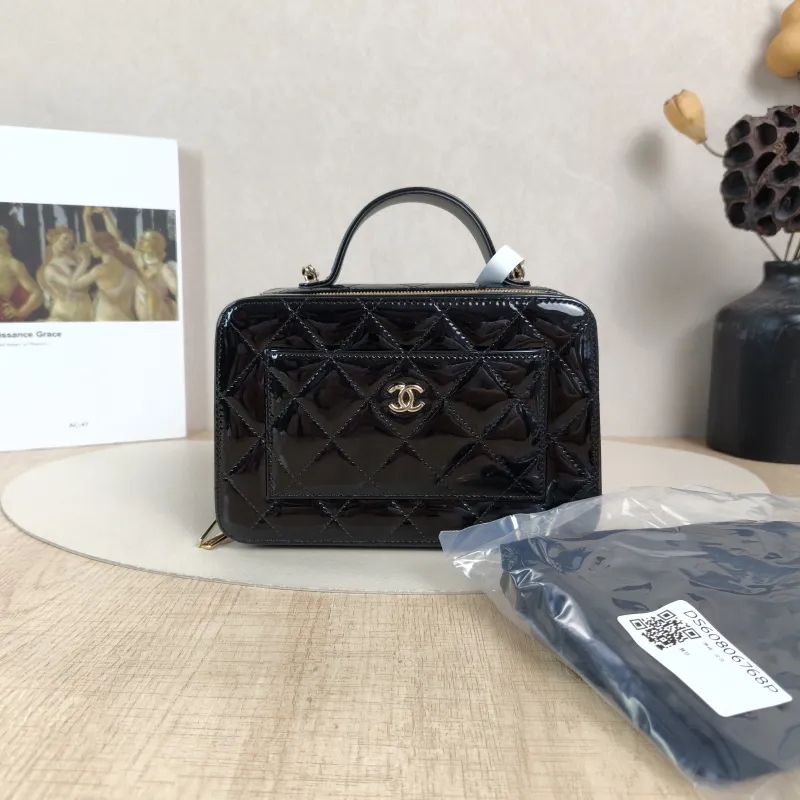 Chanel Crossbody Bag25b Black Patent Leathermini19.5 × 8.5 × 12 cm — cover view 2 of 6