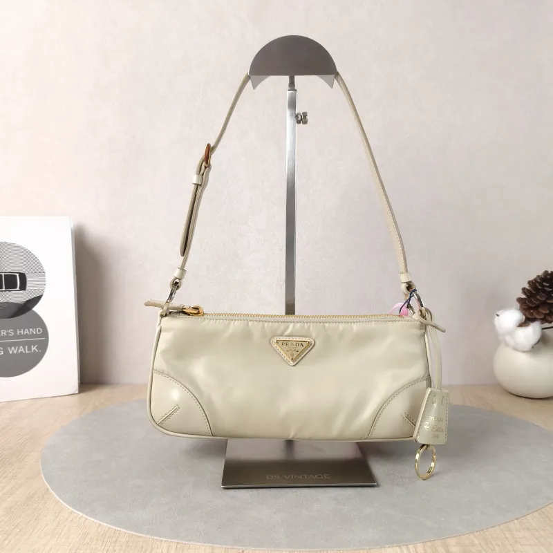 PRADA Shoulder Bag Re-Edition Nylon One Size23.5 × 5 × 10 cm