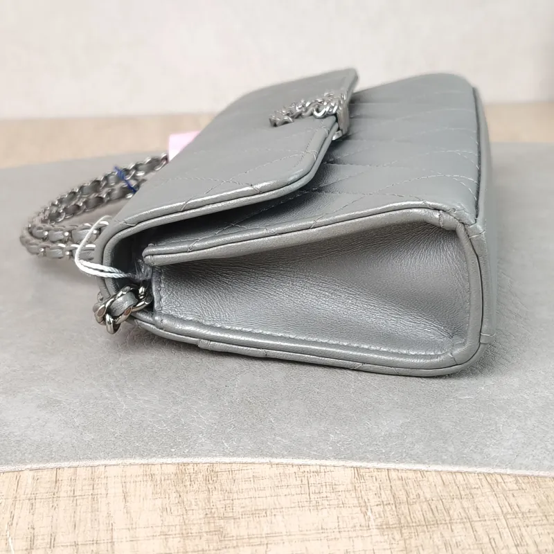 Chanel Crossbody Bag kelly Silver Waxed Leather One Size 18 × 4.5 × 10 cm — detail view 4 of 11