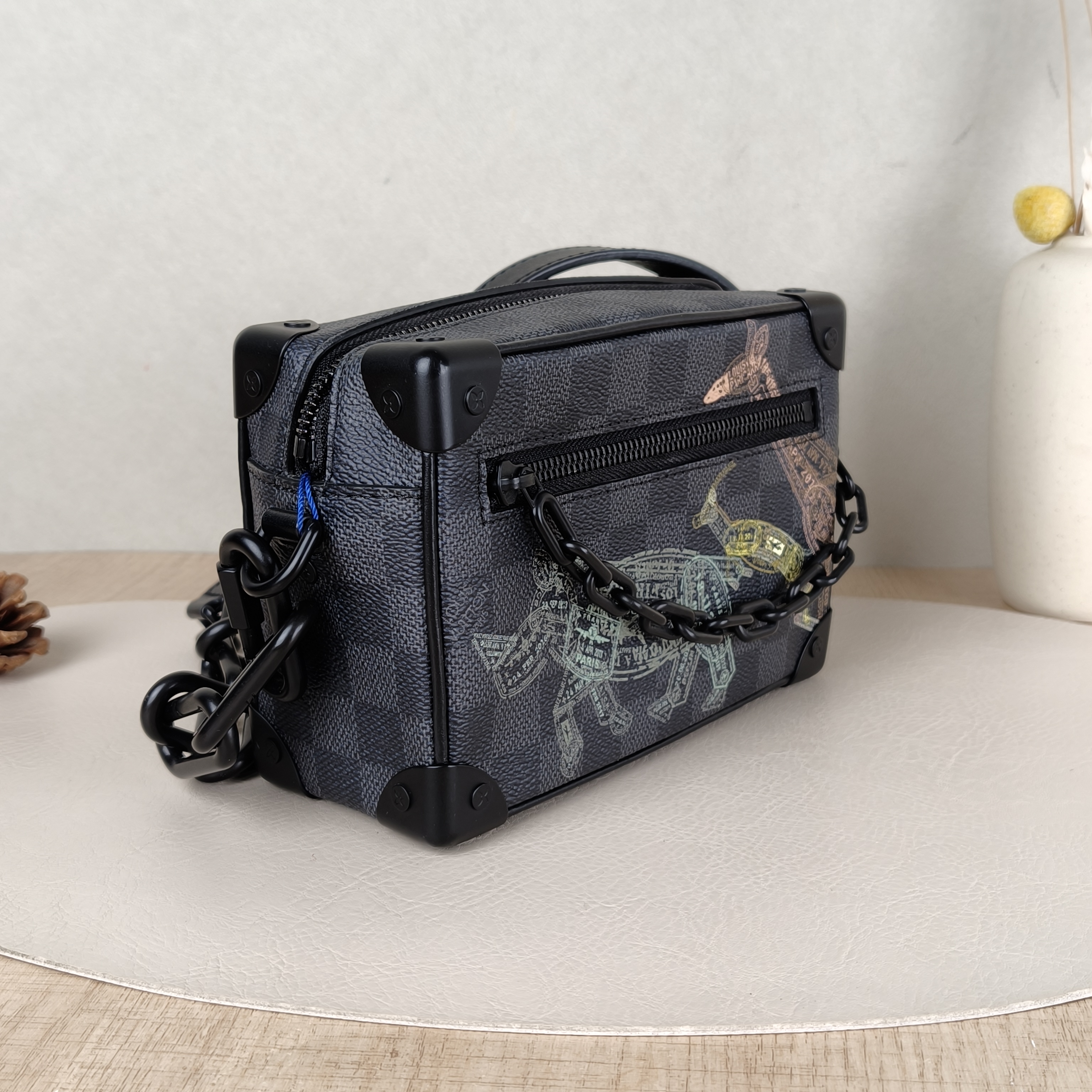 Louis Vuitton Crossbody Bag SOFT TRUNK Box PV Cmini18.5 × 8 × 13 cm — cover view 3 of 5