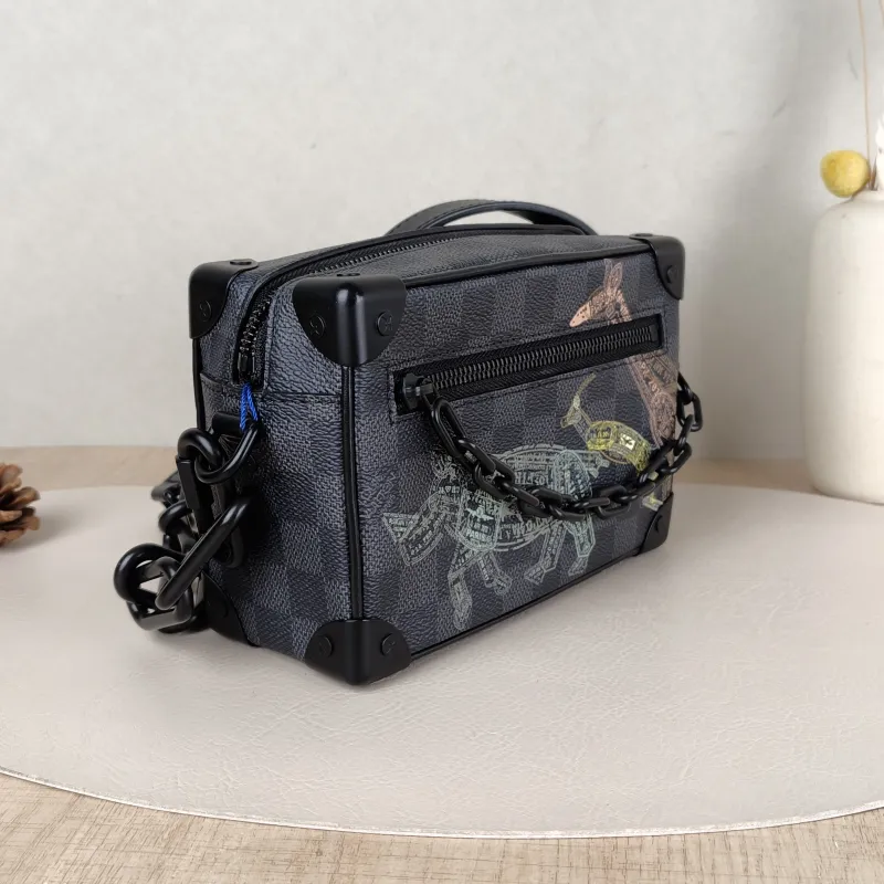 Louis Vuitton Crossbody Bag SOFT TRUNK Box PV Cmini18.5 × 8 × 13 cm — cover view 3 of 5