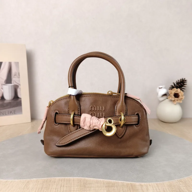 Miumiu Top Handle Bag Aventure Top Handle Bag SL ambskin Mini 21 × 8 × 13.2 cm
