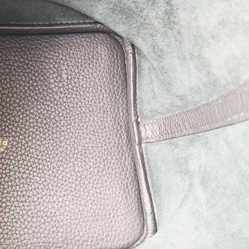 Hermès Top Handle Bag Picotin Lock 22 22Black TC Calfskin Medium22 × 17 × 21 cm — detail view 1 of 11