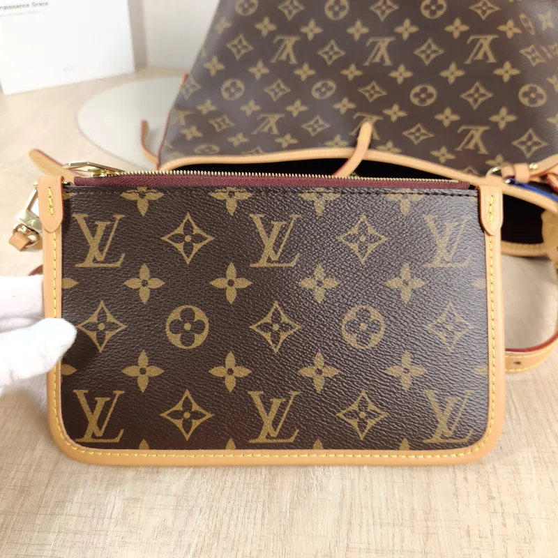 Louis Vuitton Crossbody Bag Carryall Monogram PVC Small 29 × 12 × 24 cm — detail view 11 of 12