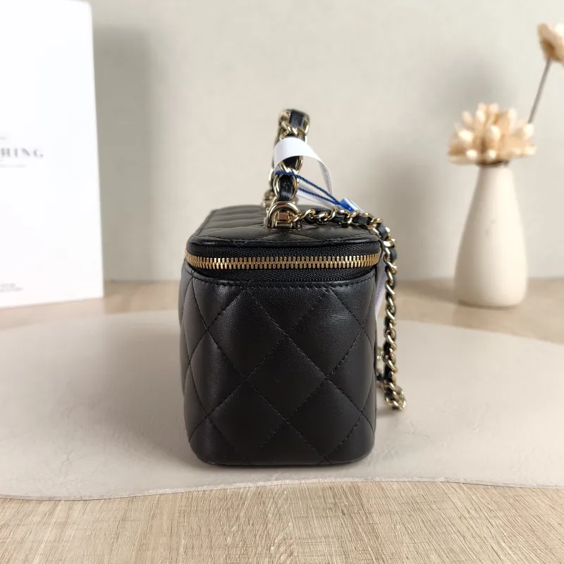 Chanel Crossbody Bag Edition Black with Gold-Tone Hardware Lambskin Mini 16 × 8 × 9.5 cm — detail view 1 of 12