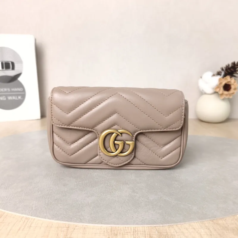 GUCCI Crossbody Bag GG Marmont Mini Marmont Mini Calfskinmini16.5 × 4.5 × 9.5 cm