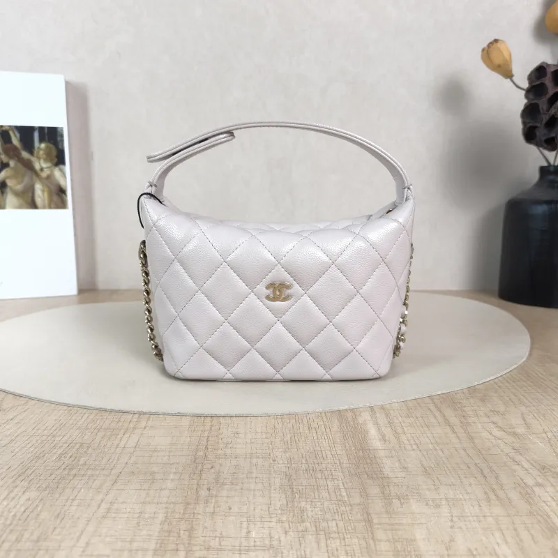 Chanel Crossbody Bag Crossbody Bag Grained Calfskin One Size16 × 6 × 13 cm